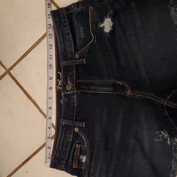 Universal Threads Shorts Size 6 Distressed Denim High Rise Shorty Shorts - Picture 3 of 10